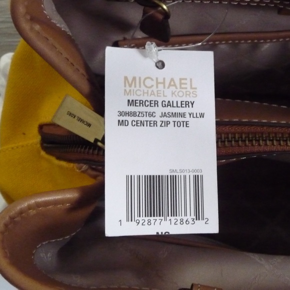 Michael Kors Mercer Gallery Medium Satchel in Jasmine Yellow - Picture 5 of 6